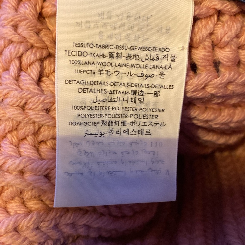 Pink Pompom Gucci Hat - Picture 10 of 10